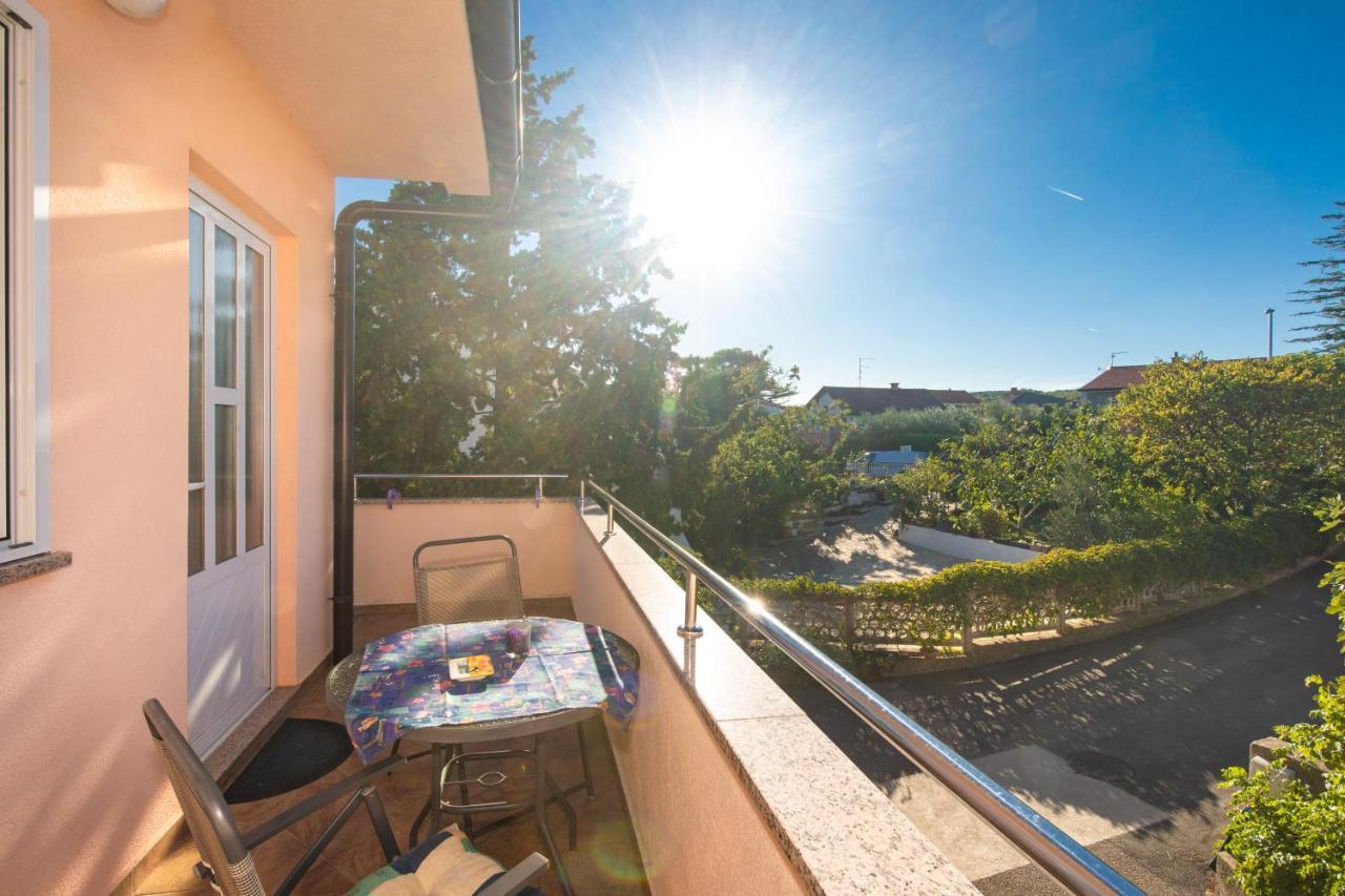 1-Bedroom Apartment In Krk - Steps From The Beach! Krk Town Exterior foto